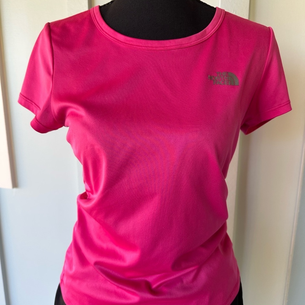 The North Face Fuchsia VaporWick T-Shirt (Small)